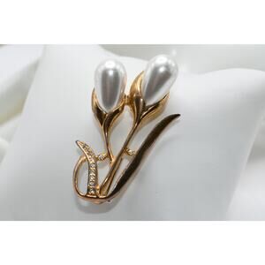 Vintage Faux Pearl Floral Brooch Gold Tone Rhinestone Flower 2 Inch